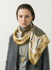 Foulard Gucci vintage en soie – Motifs équestres