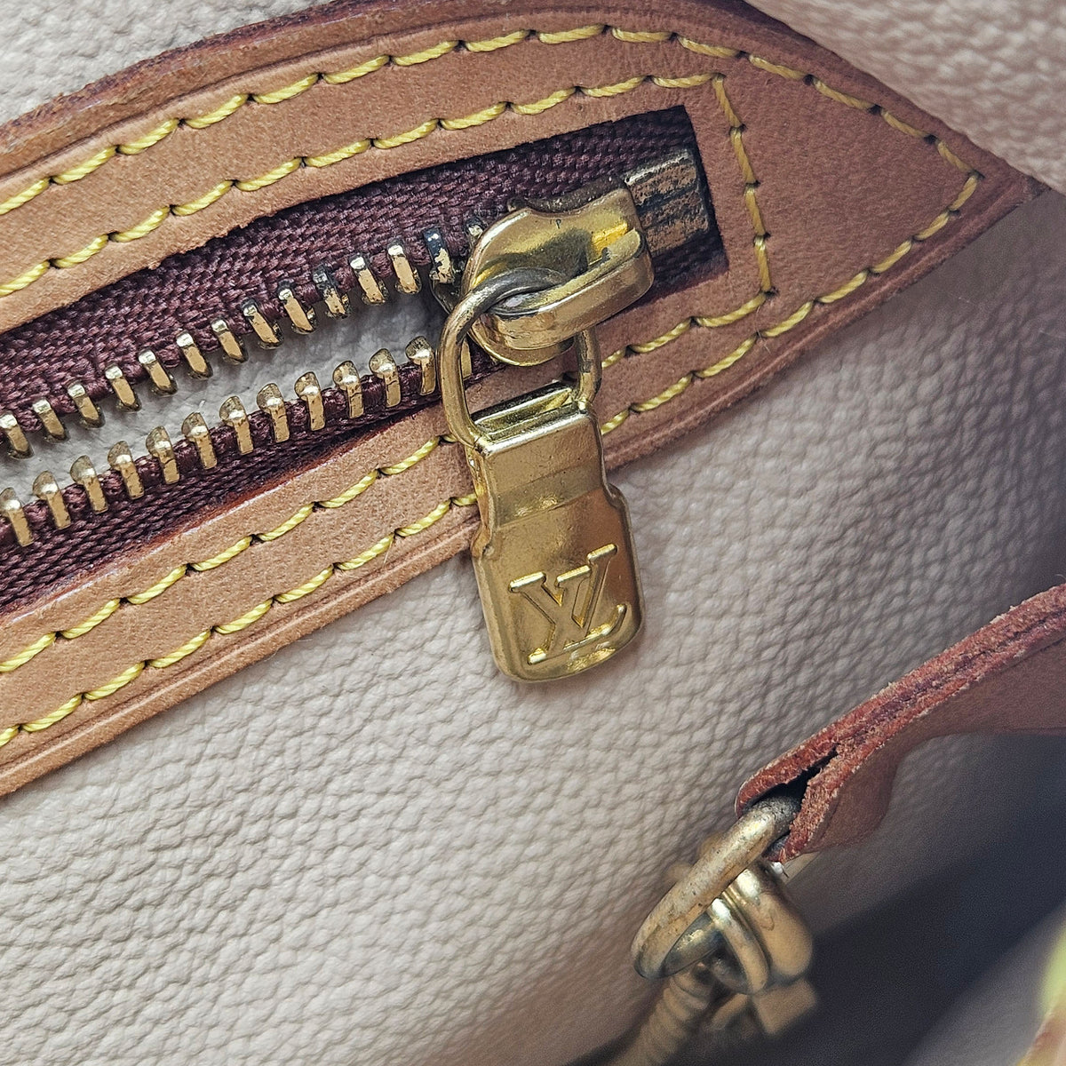 Sac Bucket PM monogram