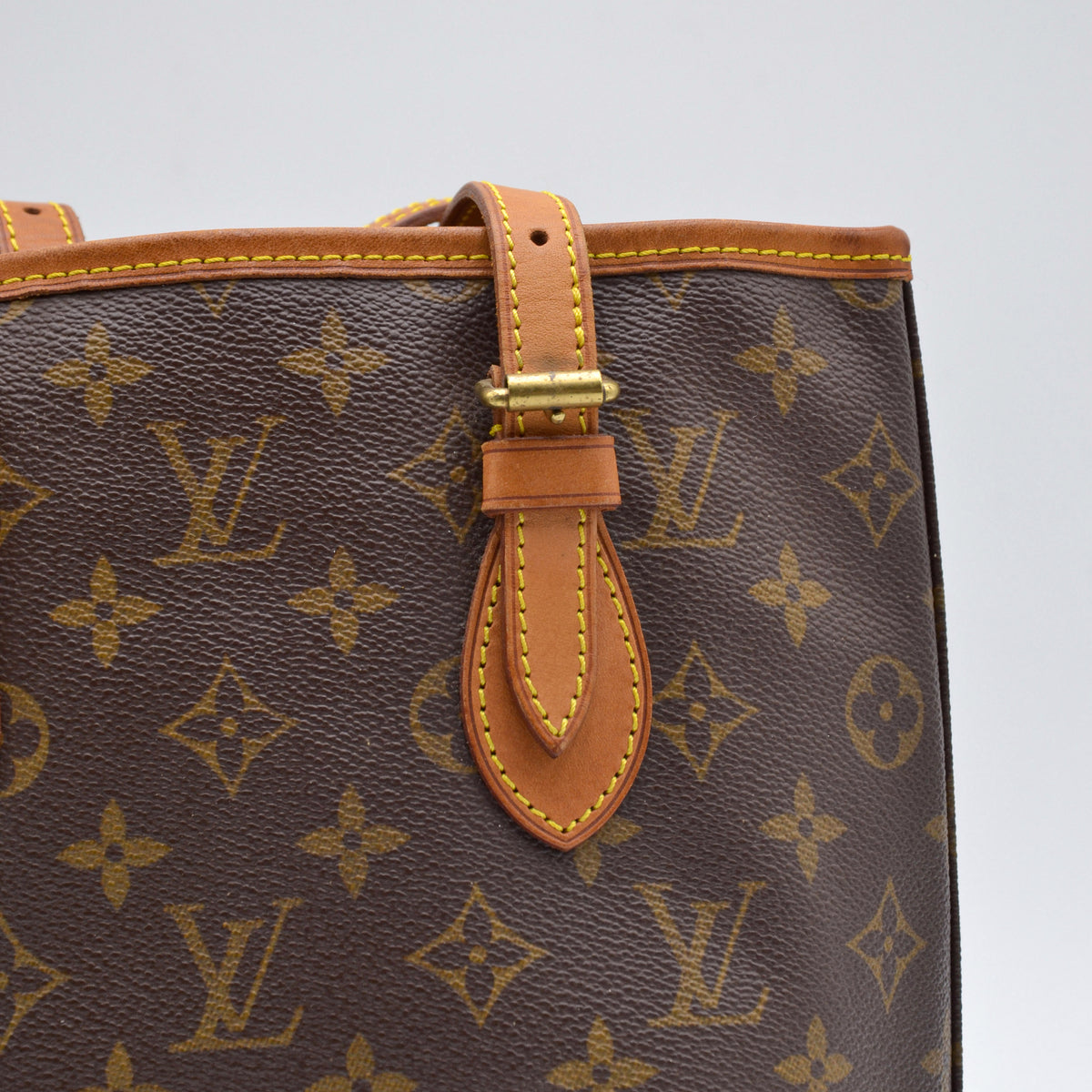 Sac Bucket PM monogram