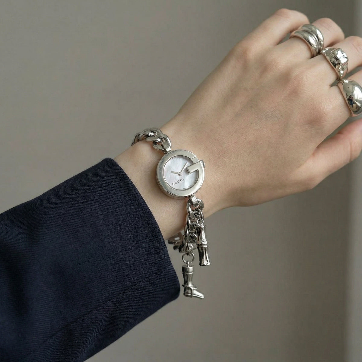 Montre Gucci 107 G vintage à charms