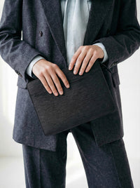Pochette Louis Vuitton Épi noire