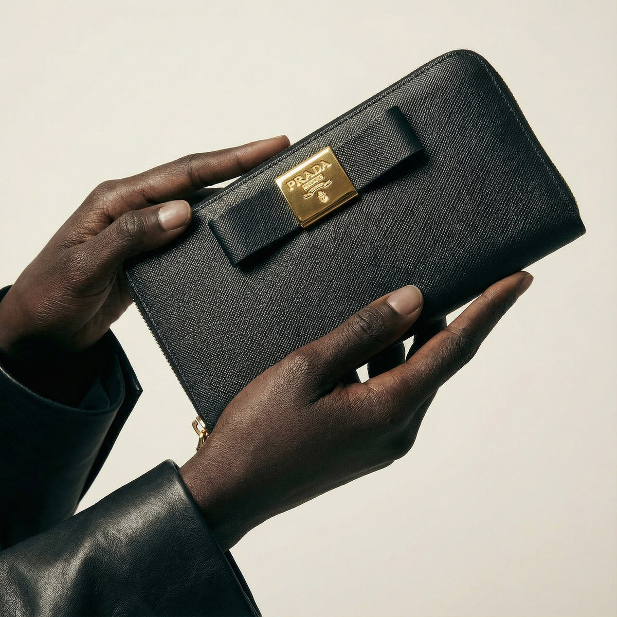 Portefeuille Long Prada En Cuir Saffiano