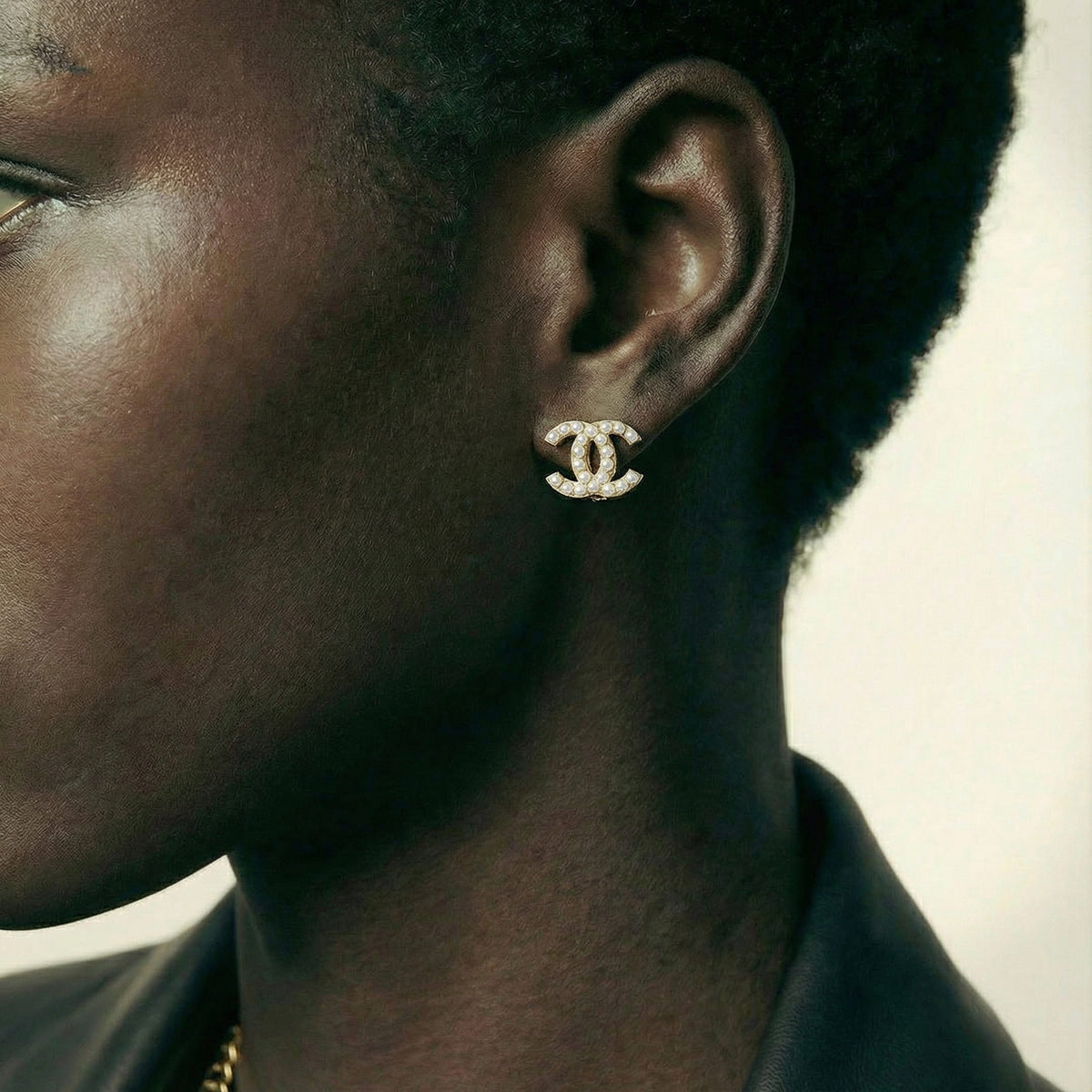 Chanel CC 2001 Gold-Plated Pearl Clip-On Earrings