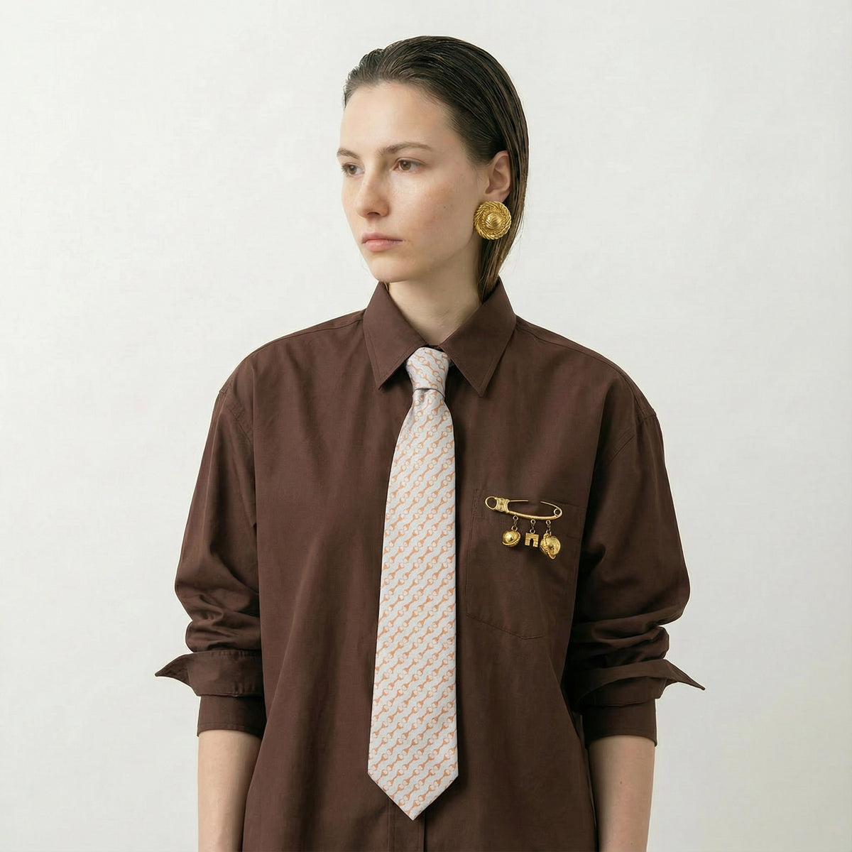 Vintage Gucci Silk Tie – Peach & White Chain-Link Pattern