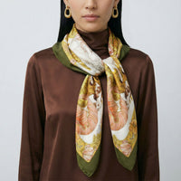 Foulard Salvatore Ferragamo Motif Floral et Animalier