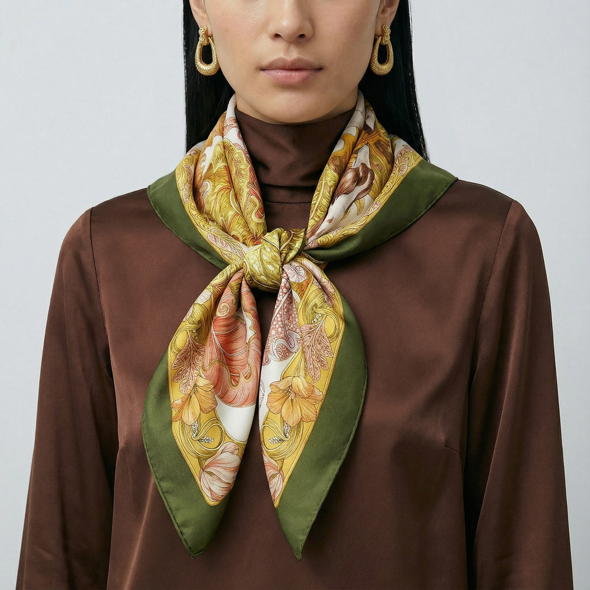 Foulard Salvatore Ferragamo Motif Floral et Animalier