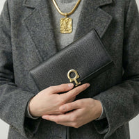 Portefeuille Long Salvatore Ferragamo Cuir Grainé Noir – Fermoir Gancini Doré