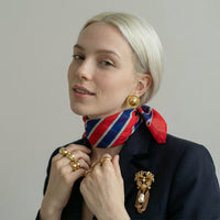 Foulard Vintage Yves Saint Laurent Rouge Et Bleu À Motif Rayures Diagonales