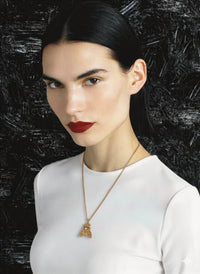 Collier Sautoir Dior Champagne Maille Jaseron avec Pendentif Abeille Pavé de Cristaux