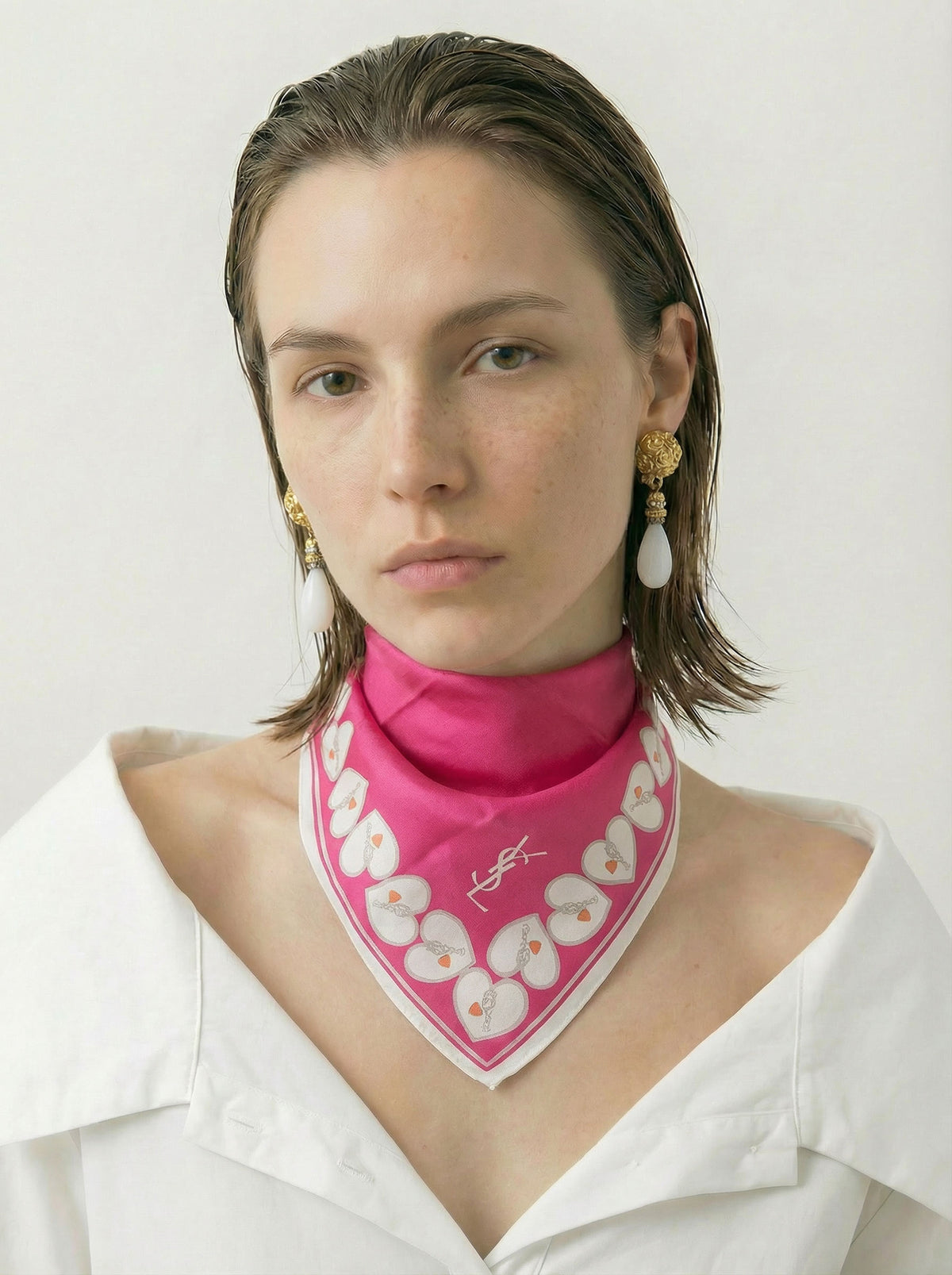 Foulard Yves Saint Laurent Coeur Fuschia